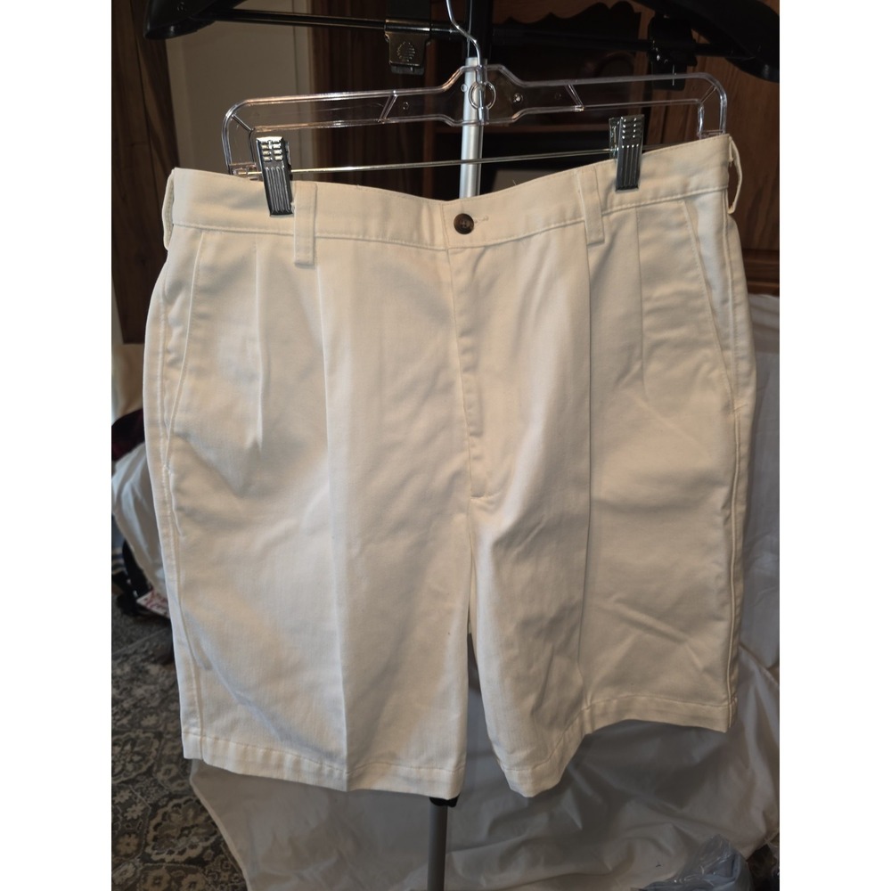 Hagg Generations Size 34. White. 12" Rise,  34" Waist,  8" Inseam.  Vacation,...